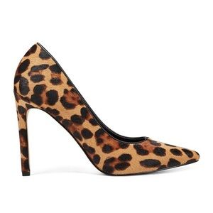 Gorgeous date night heels!